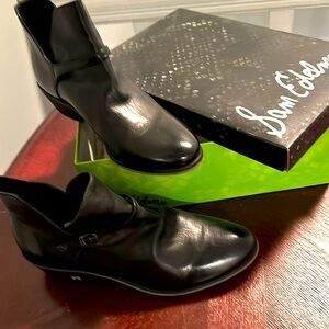 Sam Edelman black leather shoe boots.
